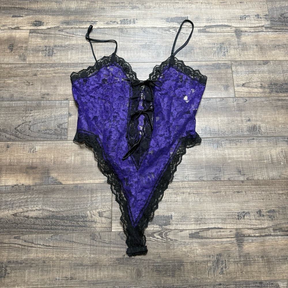 Vintage Victoria's Secret Purple Lace Bodysuit Sexy Black Trim Women's Large
